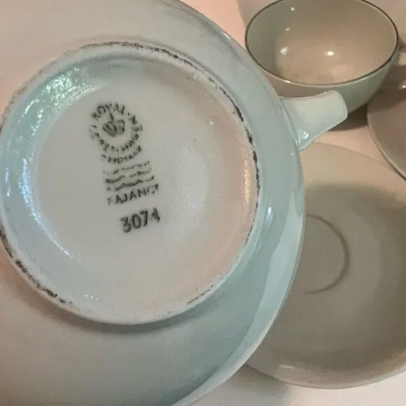 Royal Copenhagen set for 4 cups & saucers 3074 design from 1963 by Goethe Meyer
